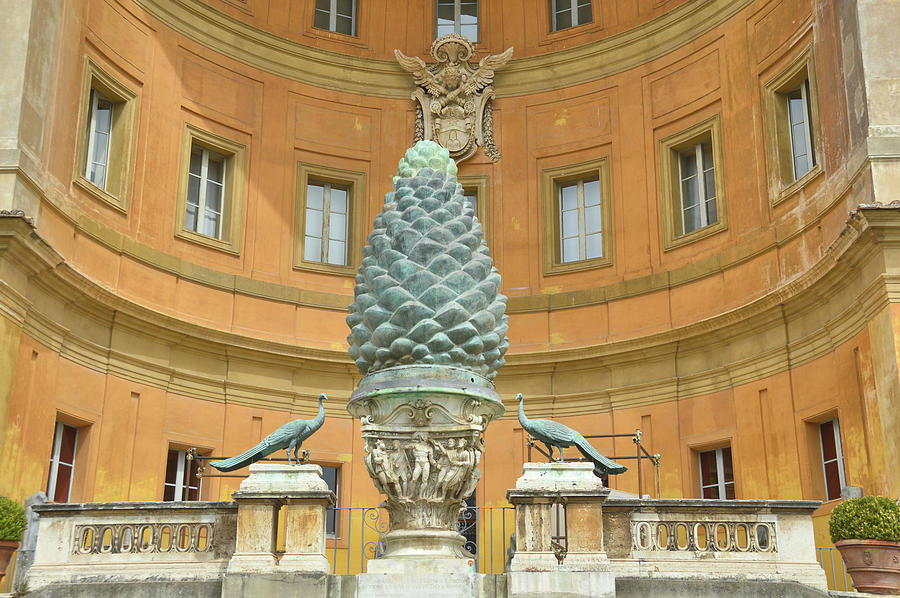 Fontana della Pigna - Wikipedia