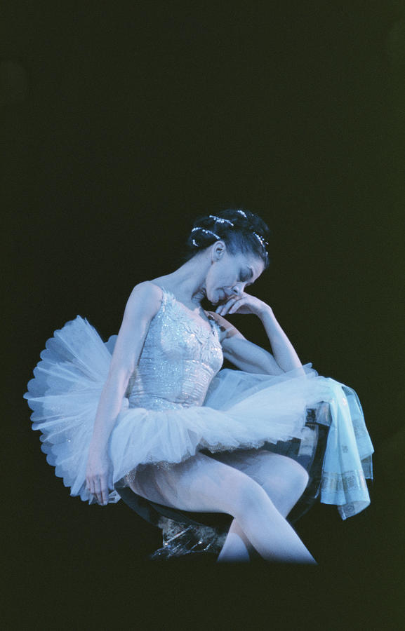 Fonteyn As Raymonda Photograph by Erich Auerbach