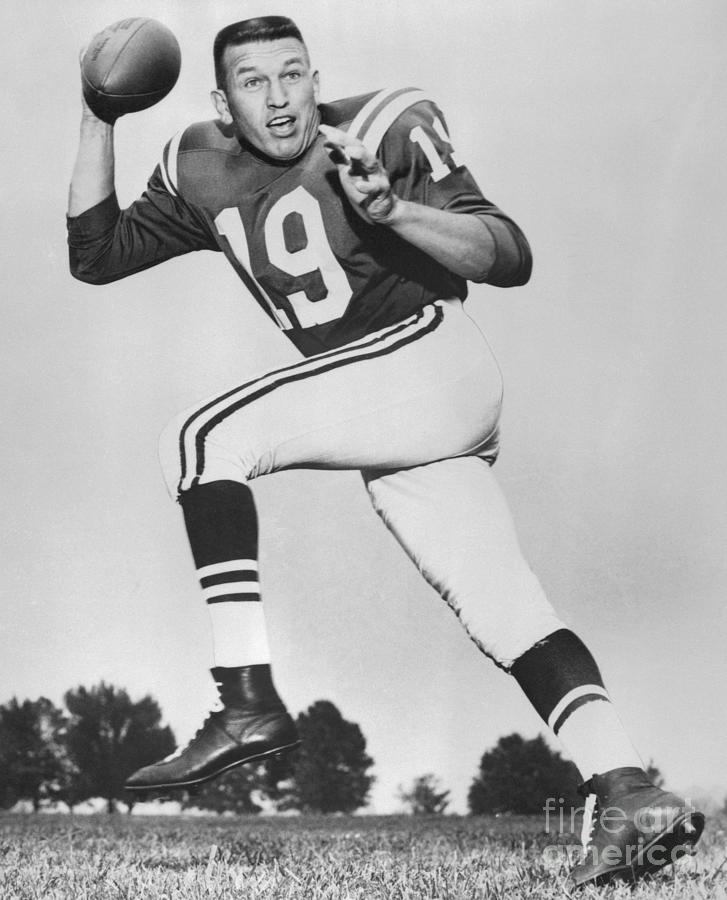 Football Player Johnny Unitas Running Photograph by Bettmann Football Player Johnny Unitas Running Photograph by Bettmann