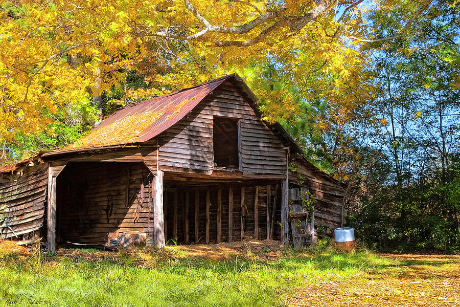 Forgotten North Georgia Barn Photograph by Mark Tisdale