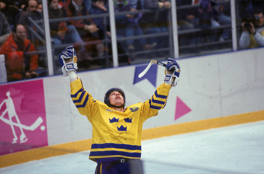 Forsberg Scores Shootout Goal At 1994 Photograph by B Bennett