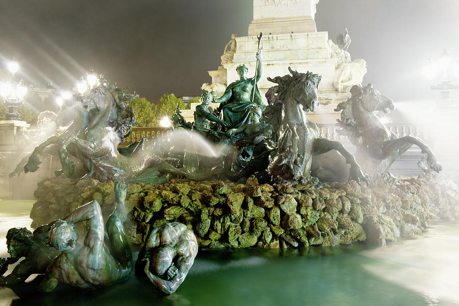Fountain Digital Art - Fountain At Night, Bordeaux, France by Silvia Otte