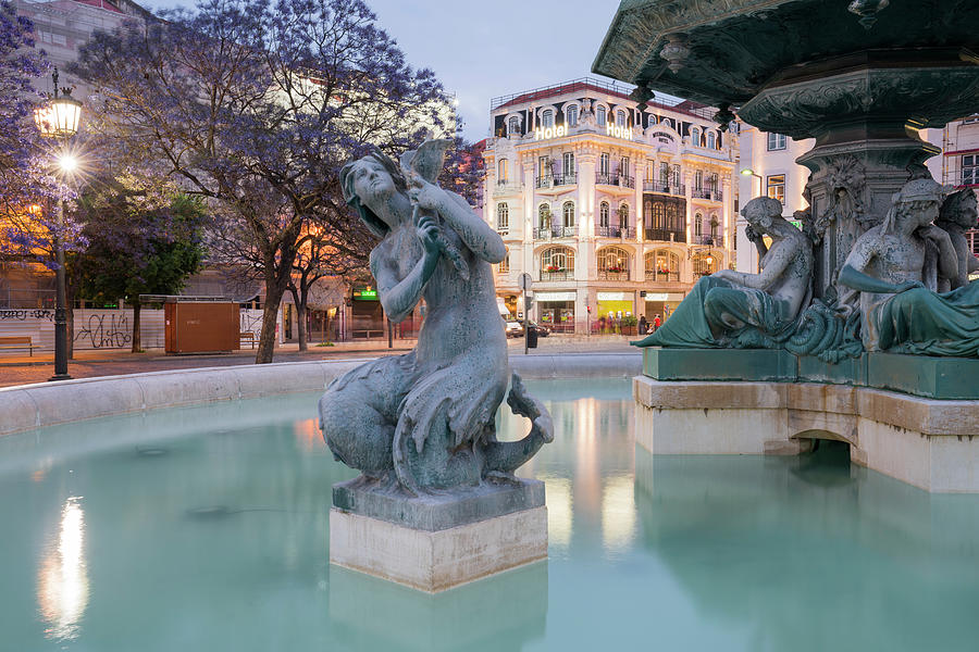 Fountain In Front Of The Teatro Nacional D. Maria II, Praca Rossio, Lisbon, Portugal Photograph by Rainer Mirau