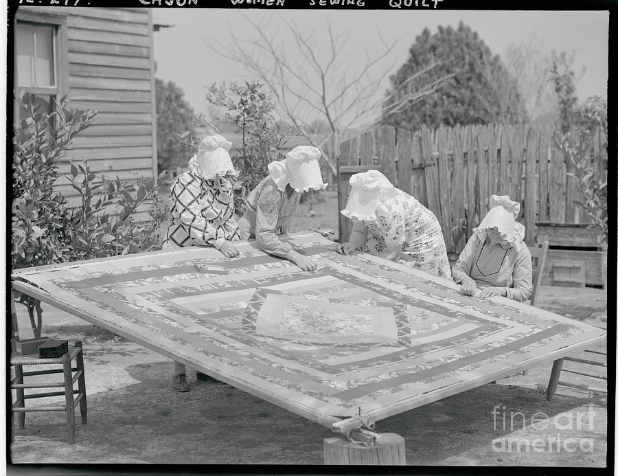 Four Cajun Woman Sewing Quilt Photograph by Bettmann