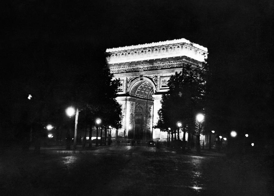 Arc de Troimphe, Paris, C1950 Photograph by Granger - Fine Art America