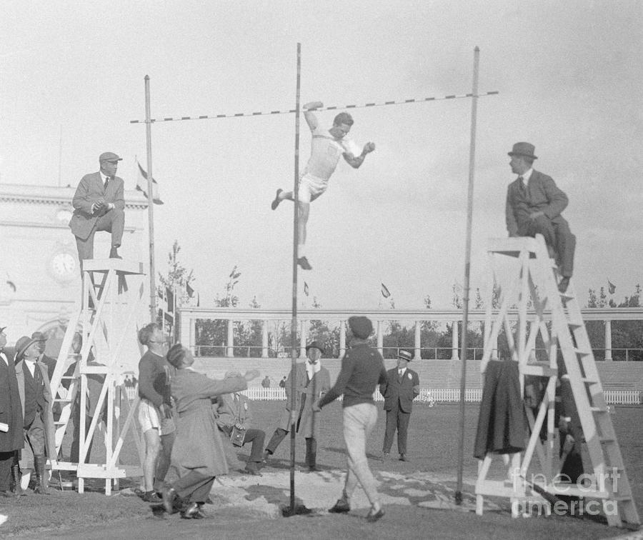 Frank K. Foss Winning The Pole Vault Photograph by Bettmann