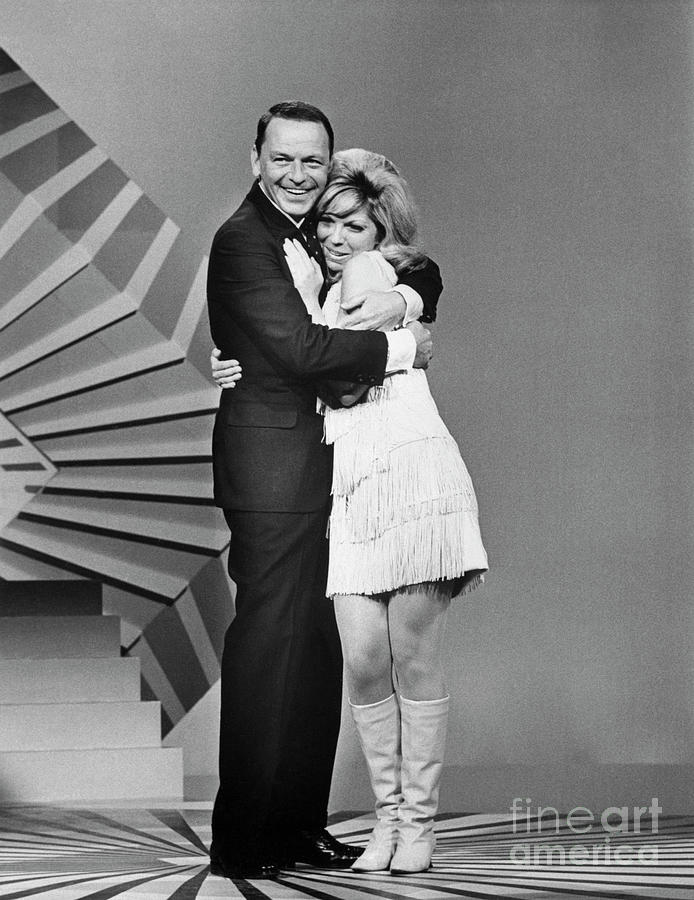 Frank Sinatra And His Daughter Nancy Photograph by Bettmann