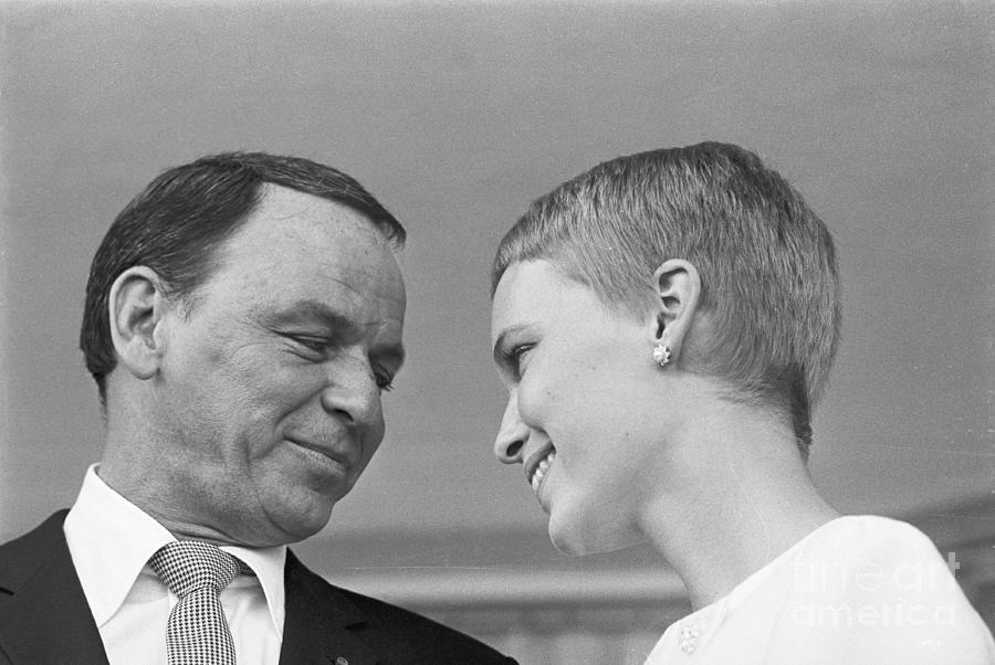 Frank Sinatra And Mia Farrow Photograph by Bettmann