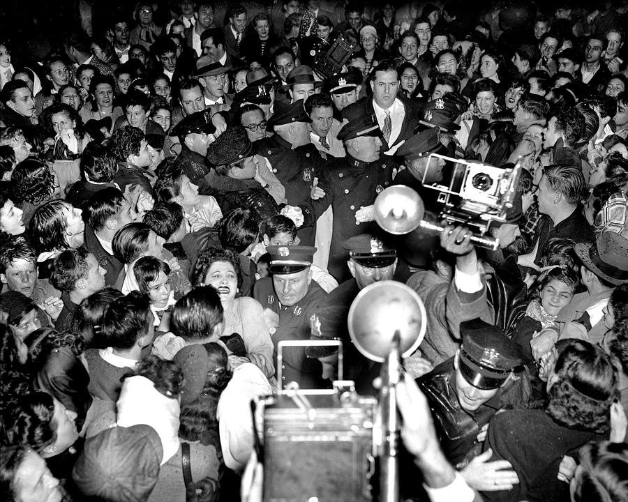Frank Sinatra Center Being Mobbed By Photograph by New York Daily News Archive