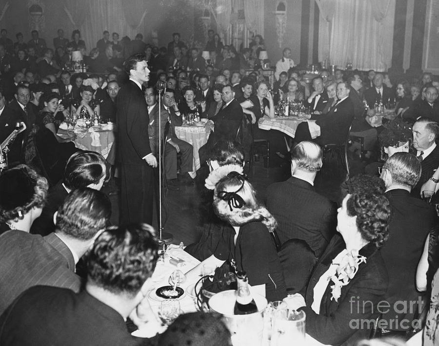 Frank Sinatra Performing In Nightclub Photograph by Bettmann