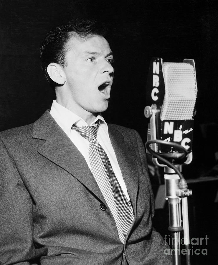 Frank Sinatra Singing Into Microphone Photograph by Bettmann - Fine Art ...