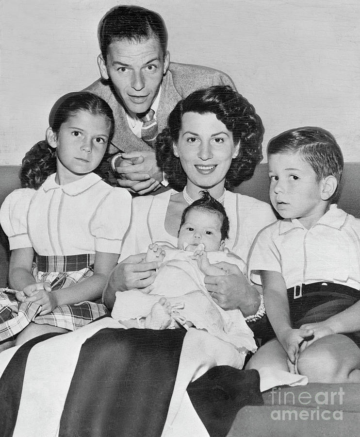 Frank Sinatra With Children Photograph by Bettmann