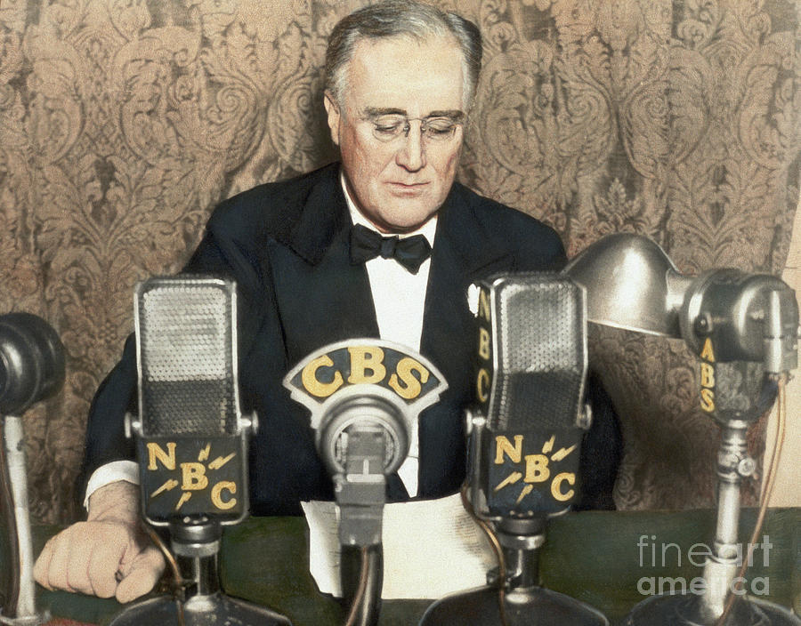 Franklin Roosevelt Delivers Radio Photograph by Bettmann