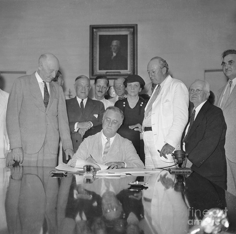 Franklin Roosevelt Signing Bill Photograph by Bettmann