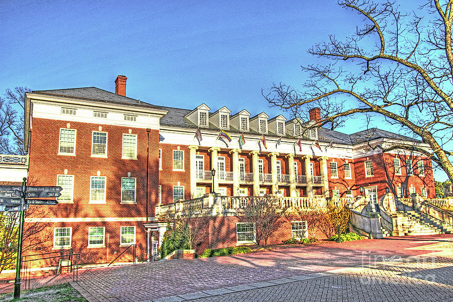 Fredericksburg VA Virginia Art - University Of Mary Washington - Lee Hall Photograph by Dave Lynch