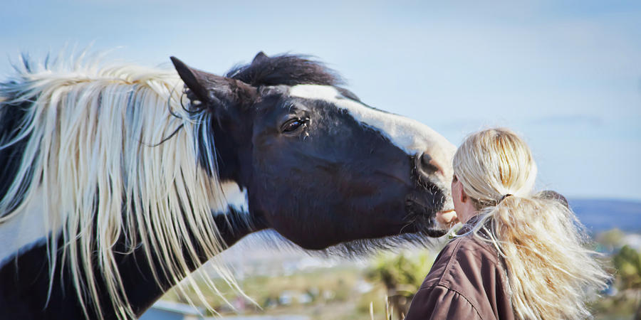 Friendly kiss by Tatiana Travelways Friendly kiss by Tatiana Travelways