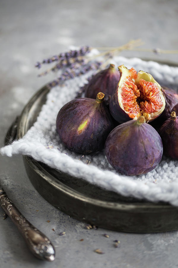Fresh Figs On A Pot Holder Photograph by Aniko Takacs