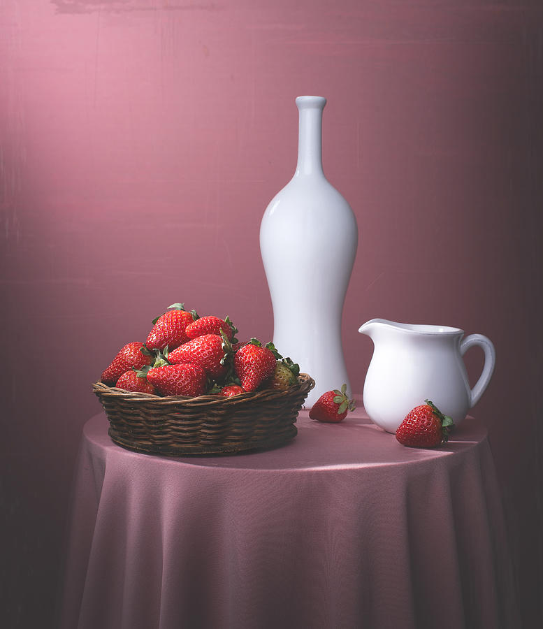 Strawberry Photograph - Fresh Strawberries by Margareth Perfoncio