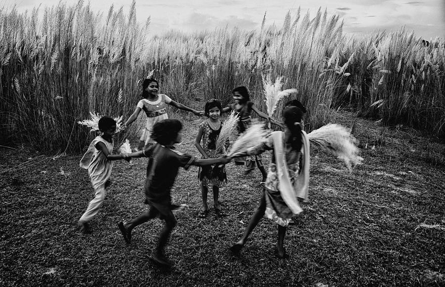 Child Photograph - Friendship Day by Avishek Das Child Photograph - Friendship Day by Avishek Das
