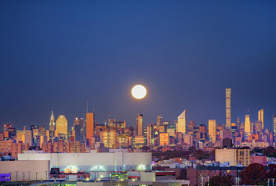 Full Moon Over Midtown Manhattan, Ny Digital Art by Claudia Uripos