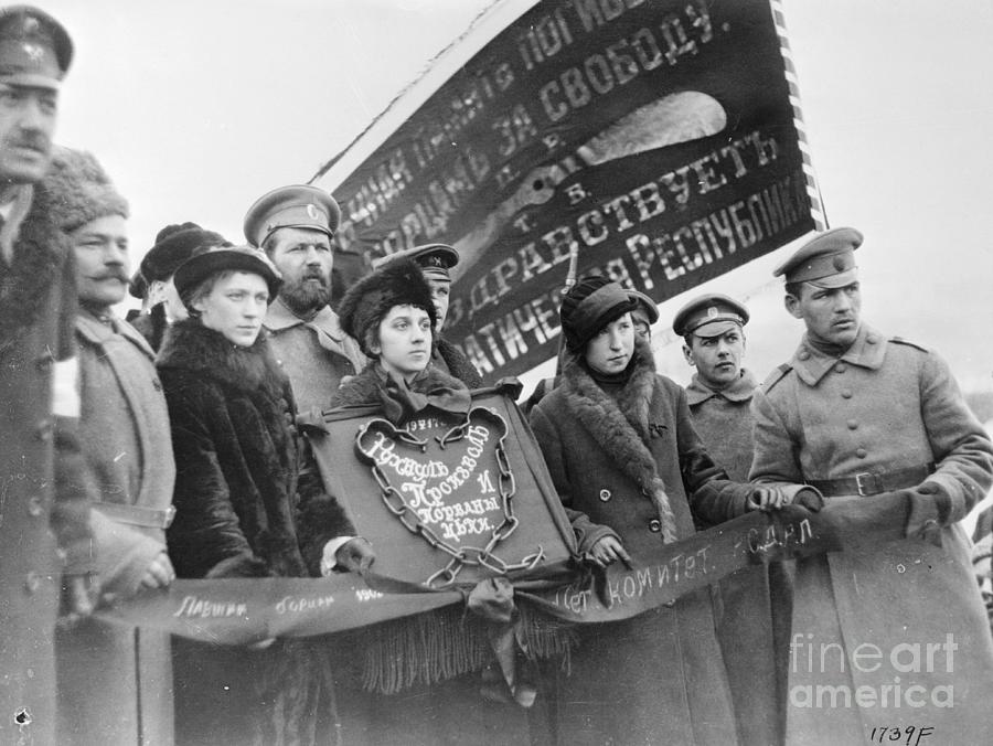 1917 год в истории. 1917 Год в истории России. Фотографии революции 1917 года. Революция 1917 года в России фото. 1917 Год фото.