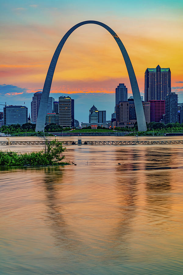 Gateway Arch Sunset - Saint Louis Missouri Photograph