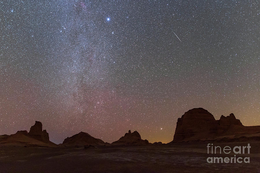 Geminid Meteor Over Lut Desert Photograph by Amirreza Kamkar / Science Photo Library
