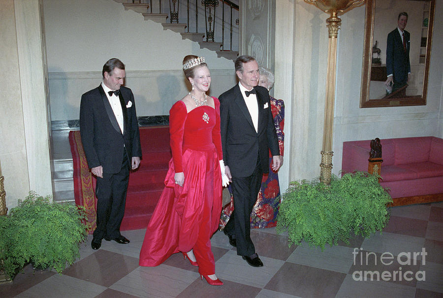 George Bush Escorting Denmarks Queen Photograph by Bettmann