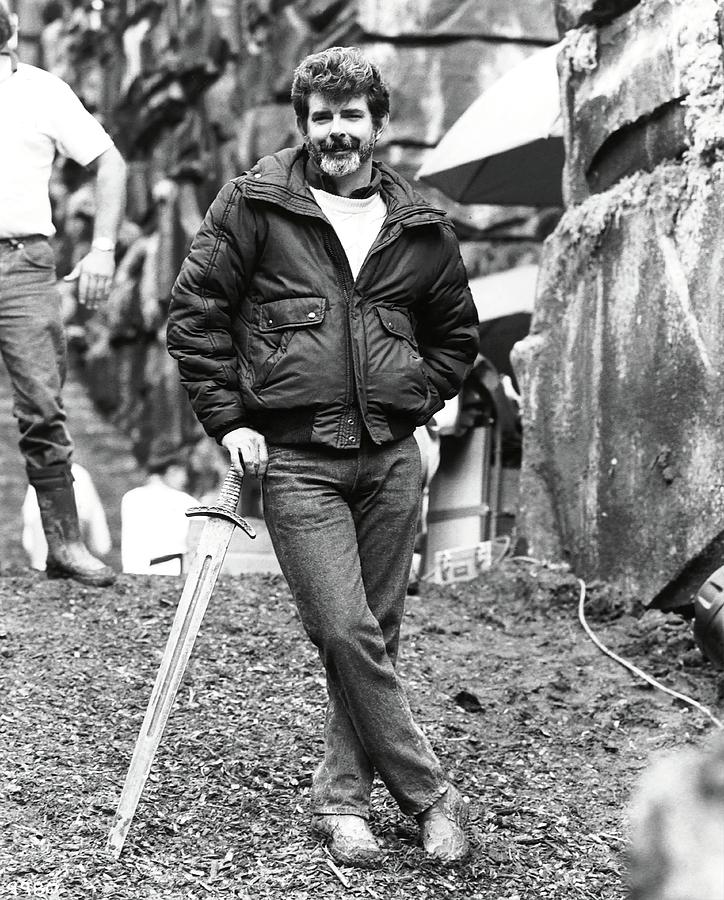 GEORGE LUCAS in LABYRINTH -1986-. Photograph by Album