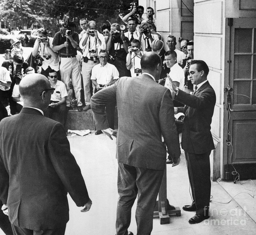 George Wallace Denying Desegregation Photograph by Bettmann