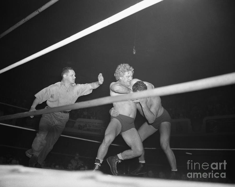 George Wrestling Harshly Photograph by Bettmann