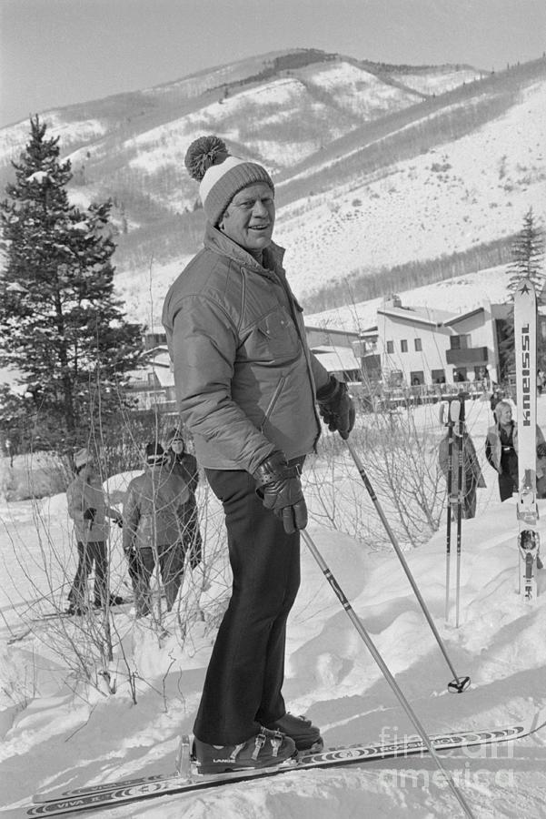 Gerald Ford Skiing Photograph by Bettmann
