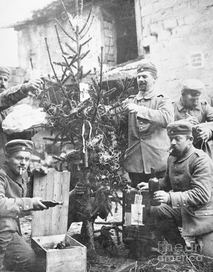German Soldiers Decorating Christmas Photograph by Bettmann