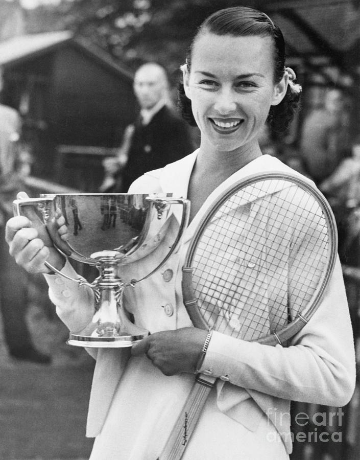 Gertrude Moran Holding Championship Trop Photograph by Bettmann