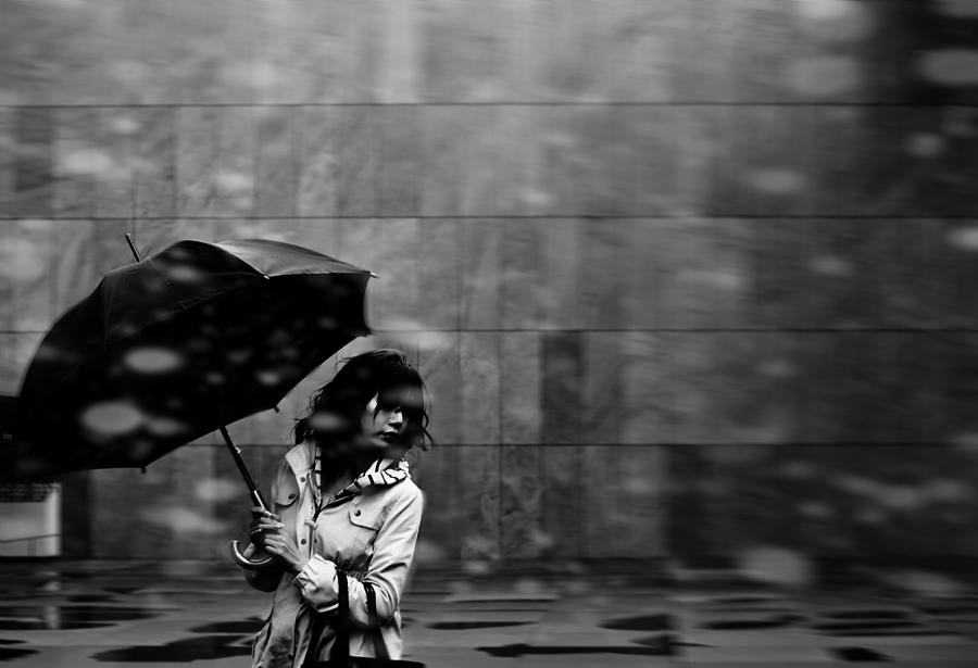 Japan Photograph - Get Wet by Keisuke Ikeda @ Blackcoffee