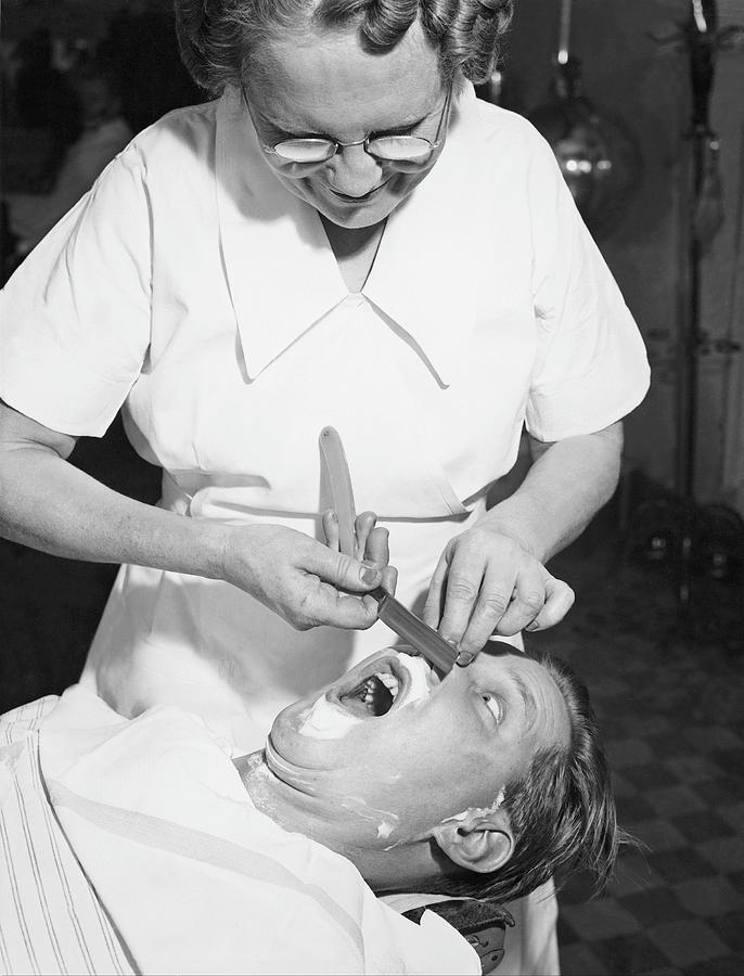 Getting A Shave In New York In 1938 Photograph by Keystone-france