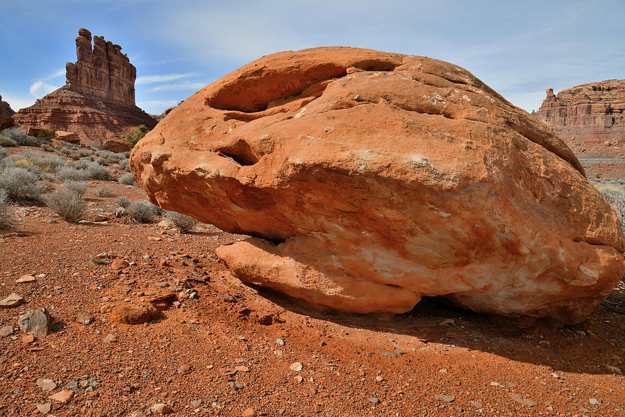 Giant Boulder and Butte in Valley of the Gods Photograph by Ray Mathis