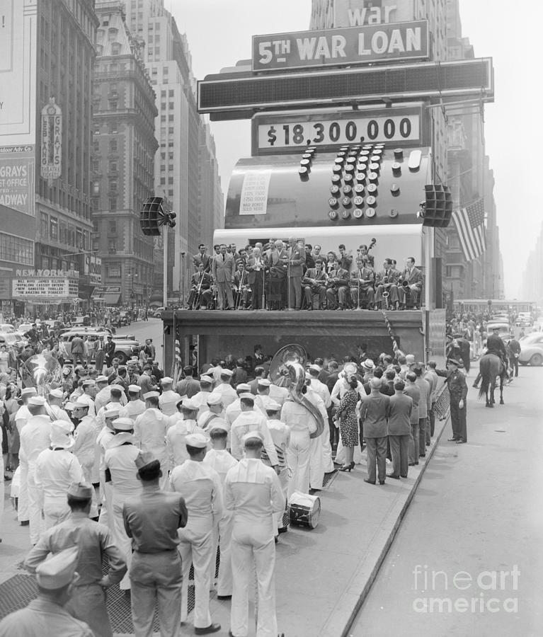 Giant Cash Register In Times Square Photograph by Bettmann