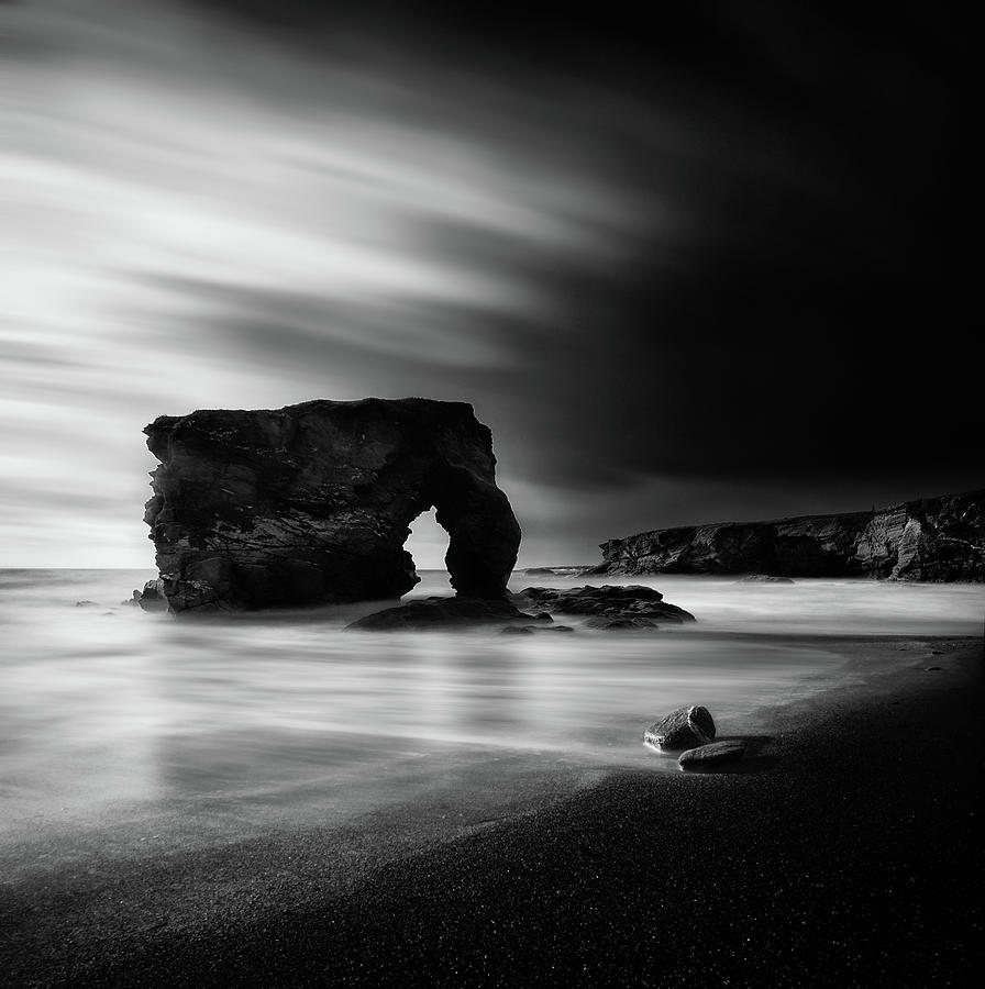 Black And White Photograph - Giant by Sobul