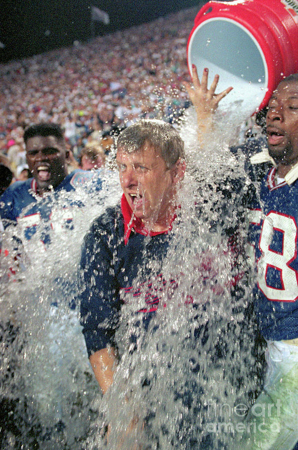 Giants Pouring Water Over Bill Parcells Photograph by Bettmann