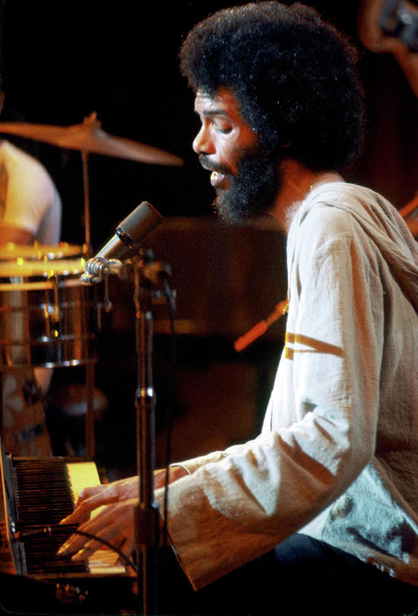 Gil Scott-heron Performing Photograph by Tom Copi
