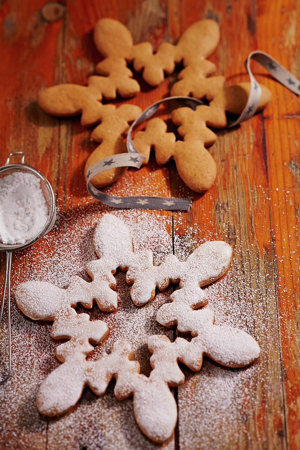 Gingerbread Cookies For Christmas Photograph by Teubner Foodfoto