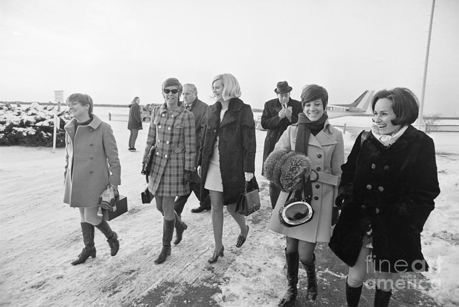 Girls Involved With Chappaquiddick Photograph by Bettmann