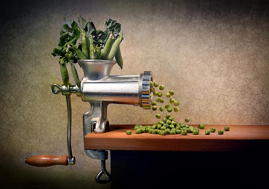 Still-life Photograph - Give Peas A Chance by Paul Wullum
