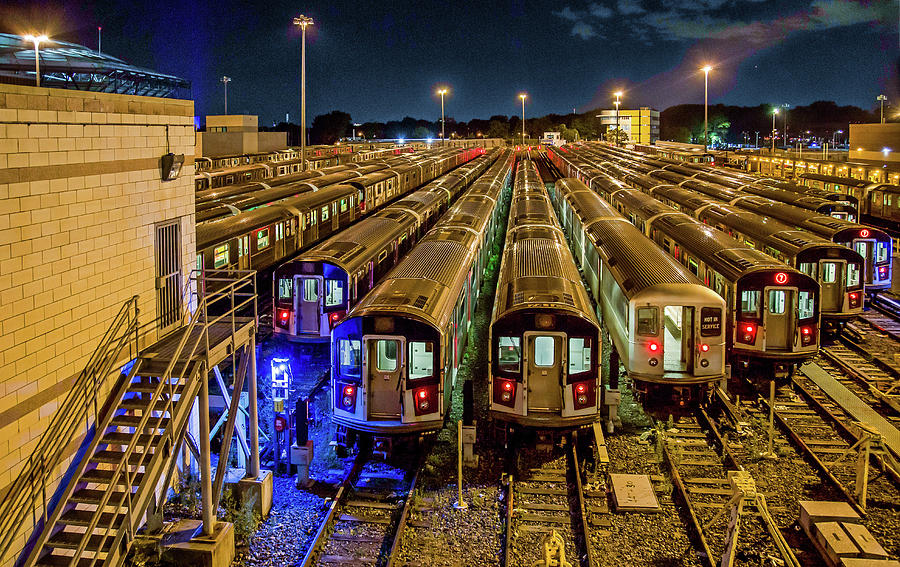 Redbird 7 train that ran from Flushing, Main Street to Times