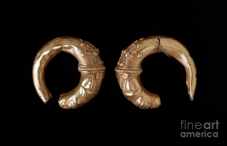 Italy Painting - Golden Earrings, 450-400 Bc by Etruscan
