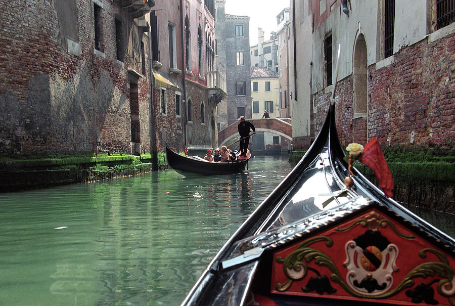 Gondola With Tourists In Venice Photograph by G01xm