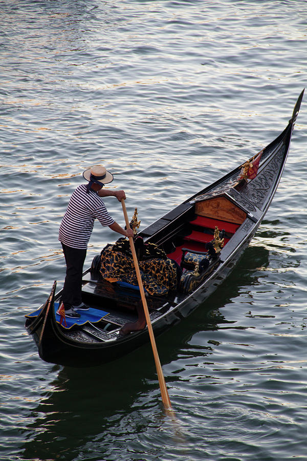 Gondolier On The Grand Canal Photograph by John Kieffer