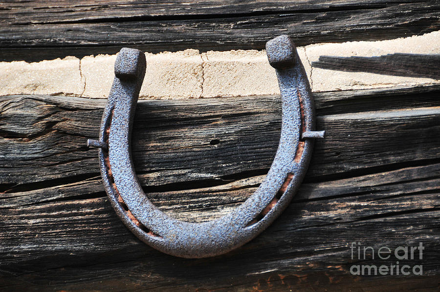 To is a it horseshoe? bad luck paint 