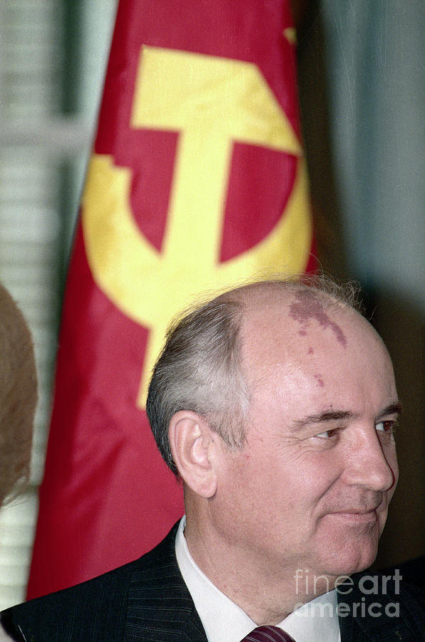 Gorbachev At State Department With Flag Photograph by Bettmann